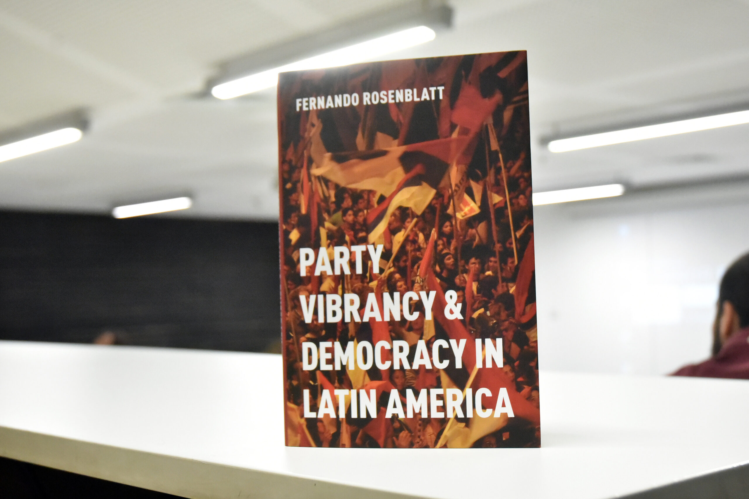 Fernando Rosenblatt recibe Premio Nacional de Ciencia Política “Carlos Real de Azúa” de Uruguay