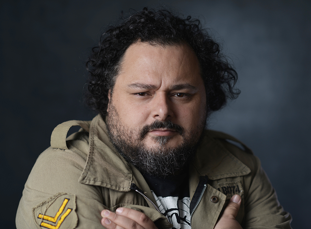 Álvaro Bisama, escritor de Ediciones UDP, ganó el Premio Municipal de Literatura de Santiago 2024