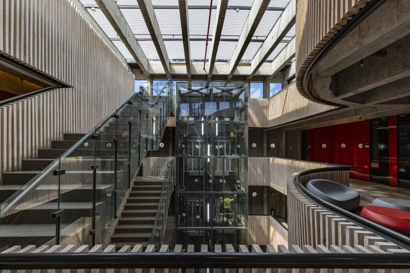 Departamento de Estudios Generales alcanza excelencia en evaluación docente del segundo semestre 2024