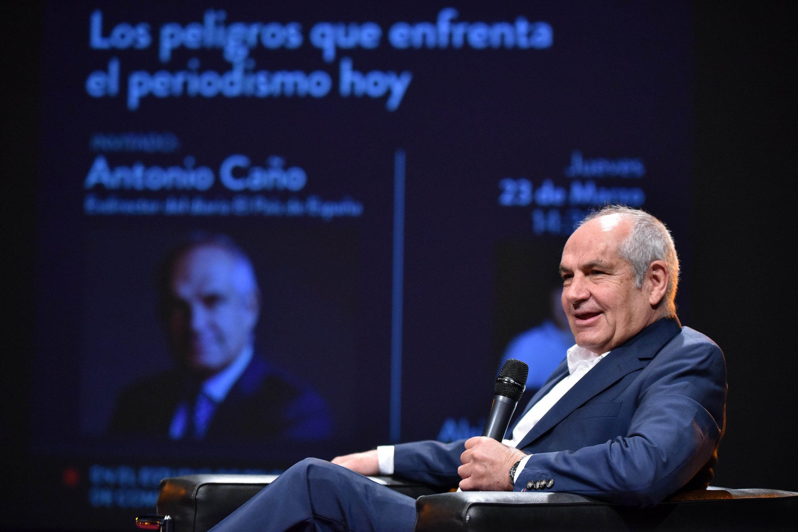 Cátedra Unesco UDP con Antonio Caño: “Un medio público puede ser muy útil para complementar a los medios privados, pero para ello necesitamos otra clase política en el mundo”