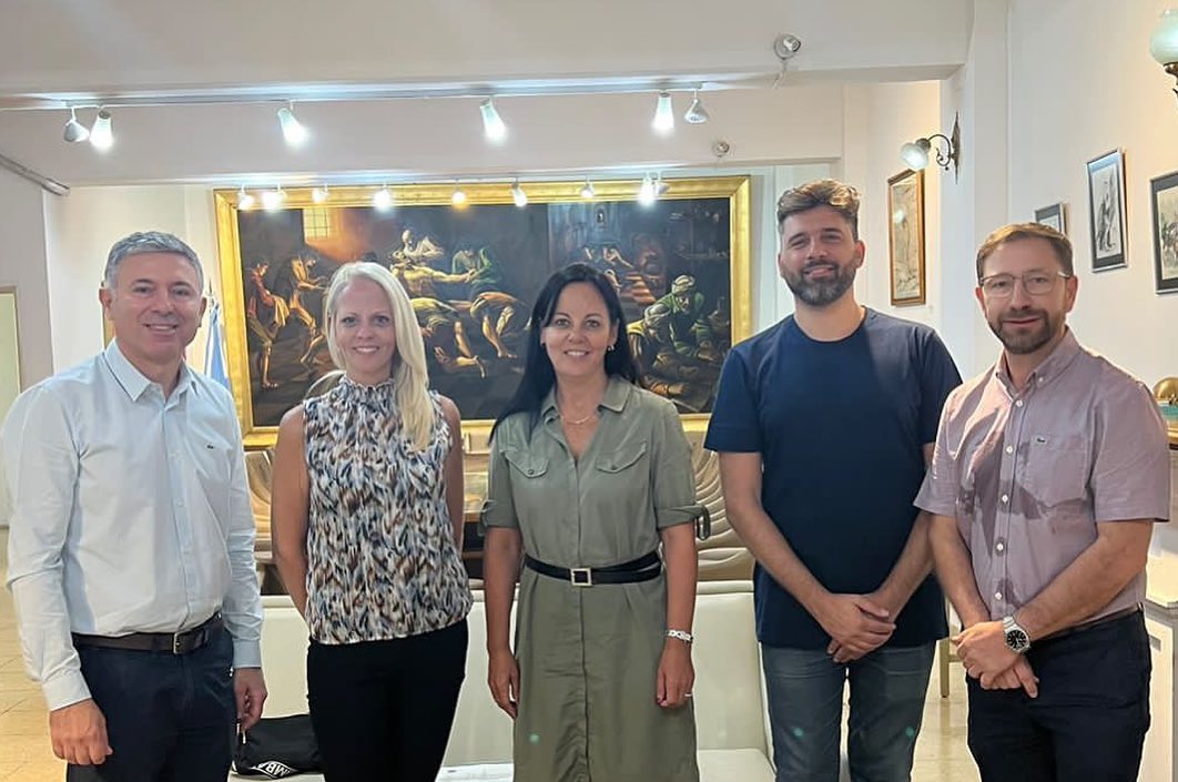 Decana María Paz Rodríguez se reunió con decanato de Odontología de la Universidad Nacional de Córdoba, Argentina