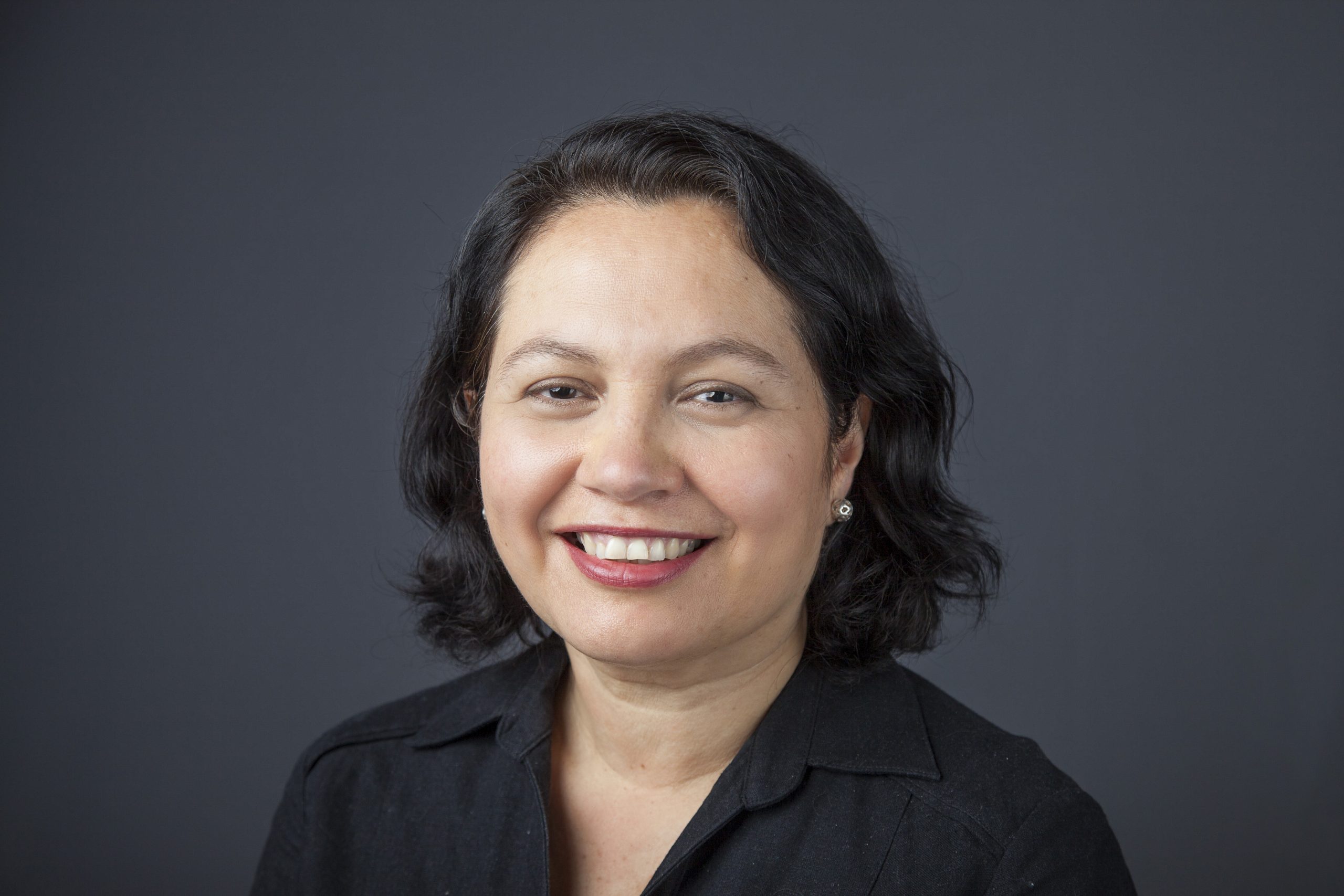 Editorial española publica libro coeditado por Marcela Aguilar, decana de la Facultad de Comunicación y Letras UDP