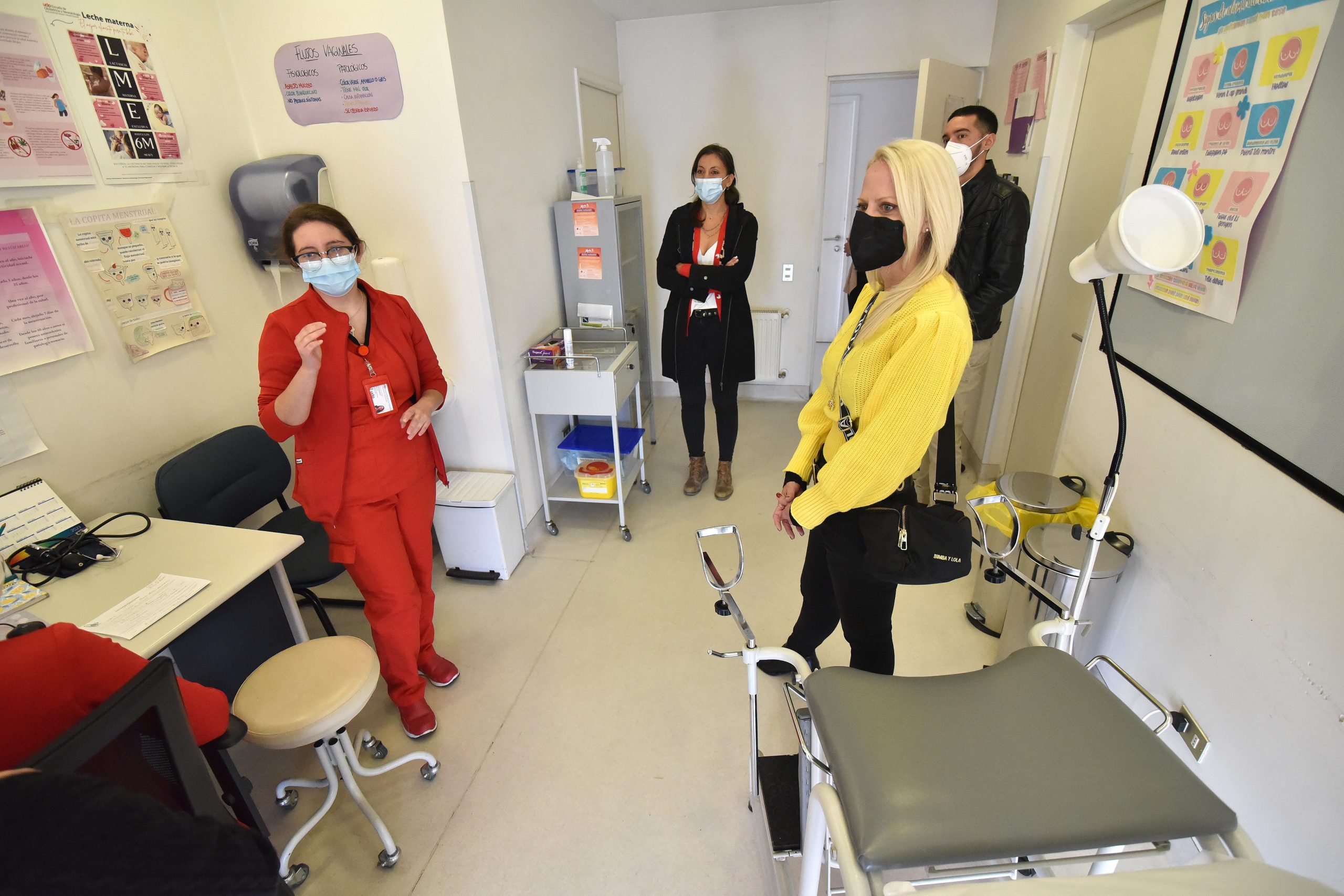 Así fue la visita de la decana María Paz Rodríguez a los CESFAM Los Castaños y Carol Urzúa