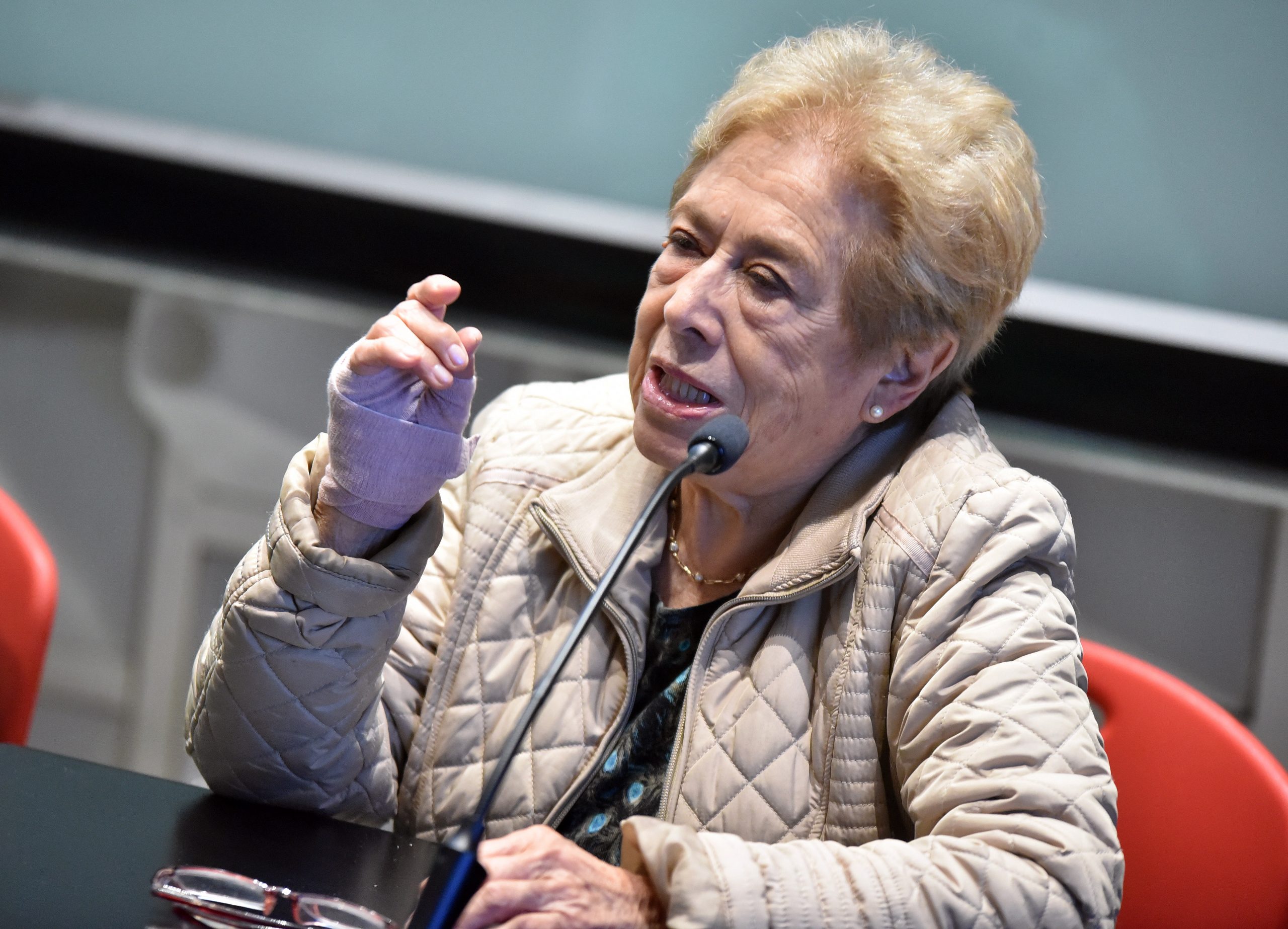 Más de 40 directores de establecimientos educacionales de Santiago participaron de encuentro con Esther Corona en la Facultad de Educación UDP