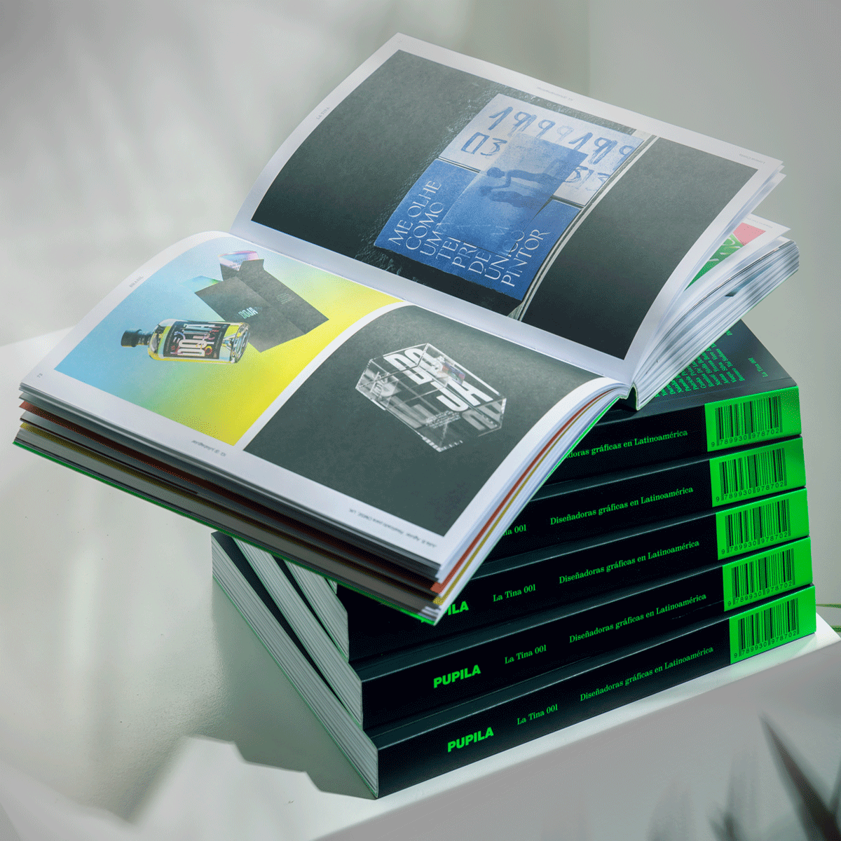 Académica FAAD Aribel González participa de proyecto impreso con 175 diseñadoras gráficas latinoamericanas