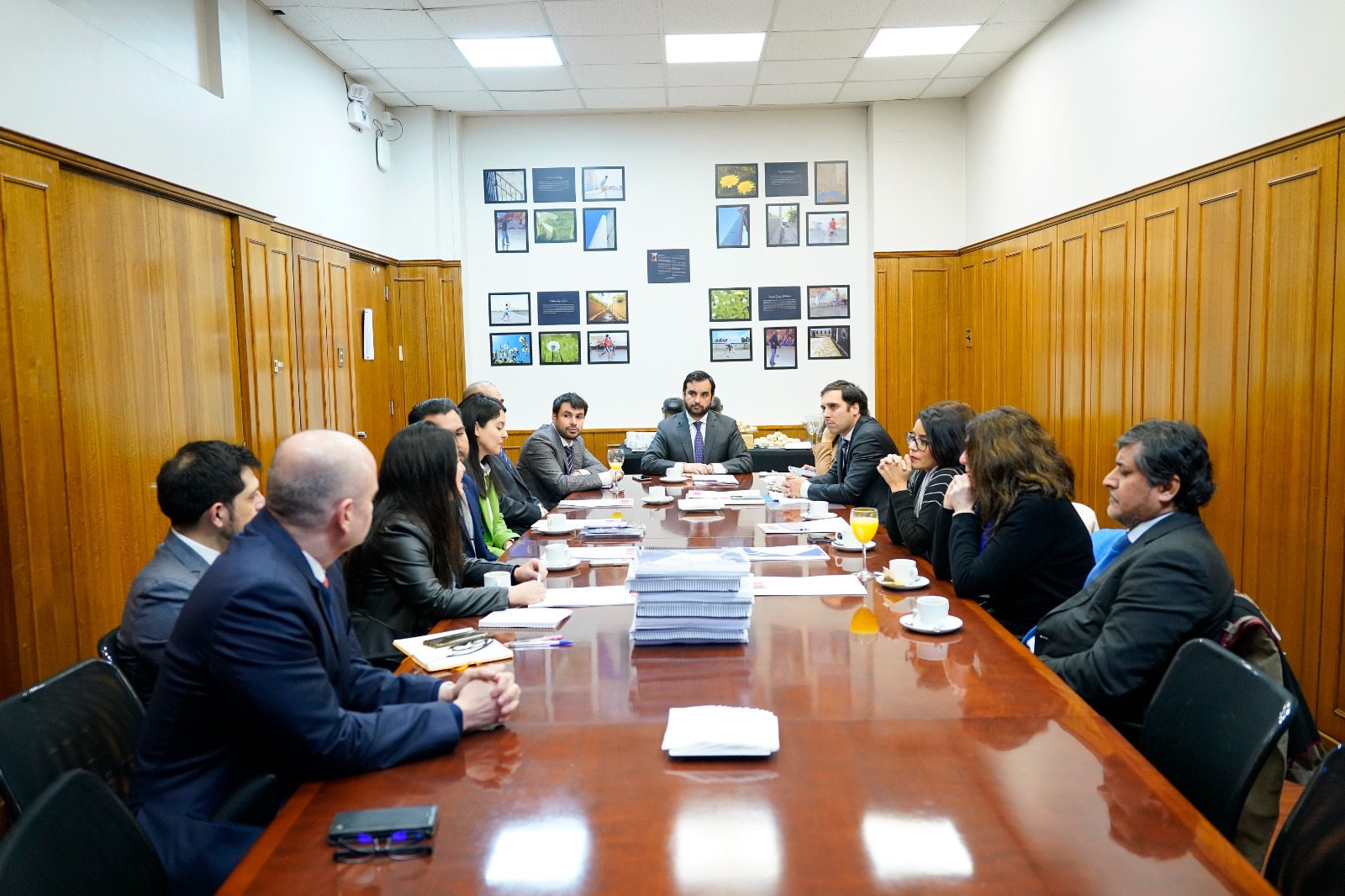 Docentes de Derecho UDP entregaron informe con modificaciones a la Ley de Tribunales de Familia al Subsecretario de Justicia