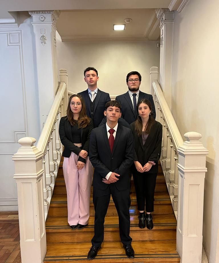 Estudiantes de Derecho y de Administración y Economía UDP representaron a la Universidad en MootComp 2023