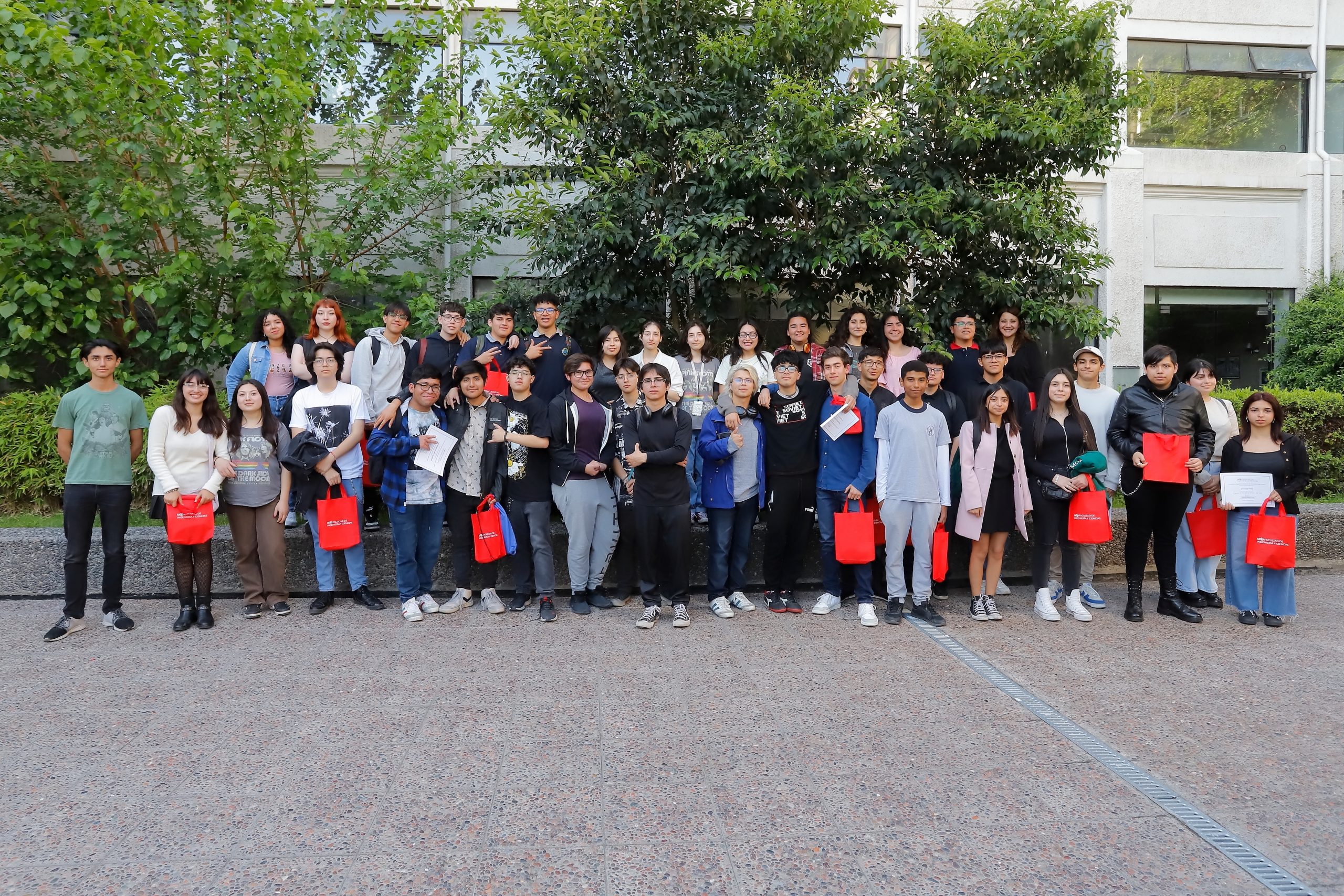 45 estudiantes de 3ro y 4to medio participaron del Programa de Atracción de Talentos 2023