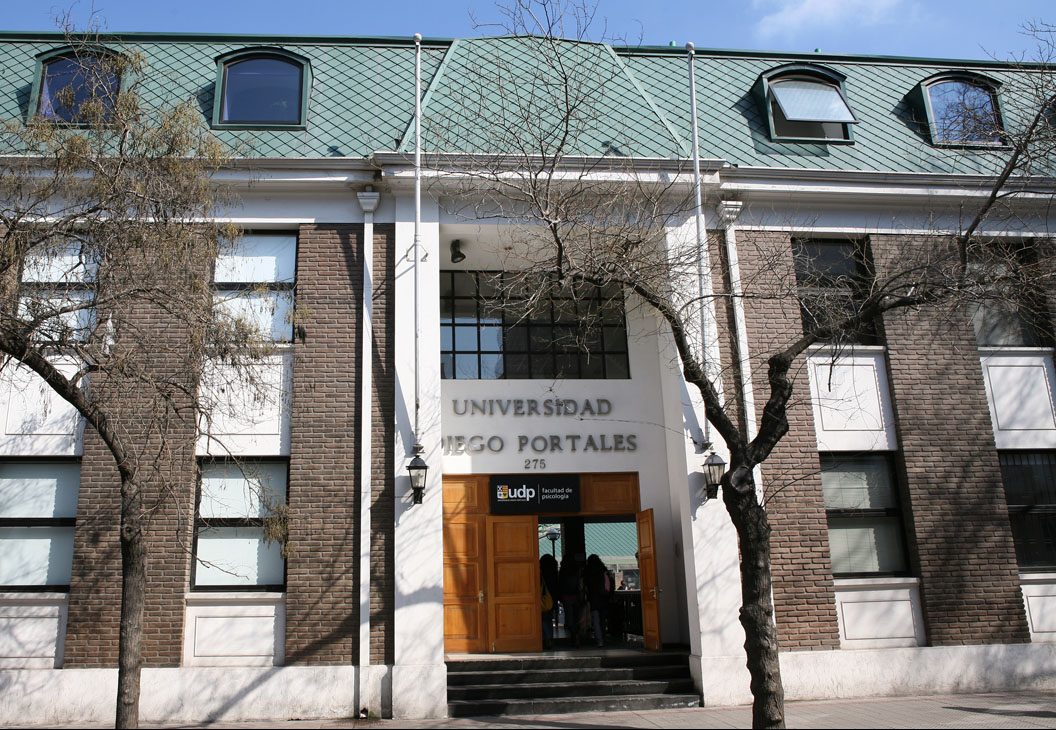 Estudiantes de Psicología UDP publican investigación sobre depresión postparto en revista científica