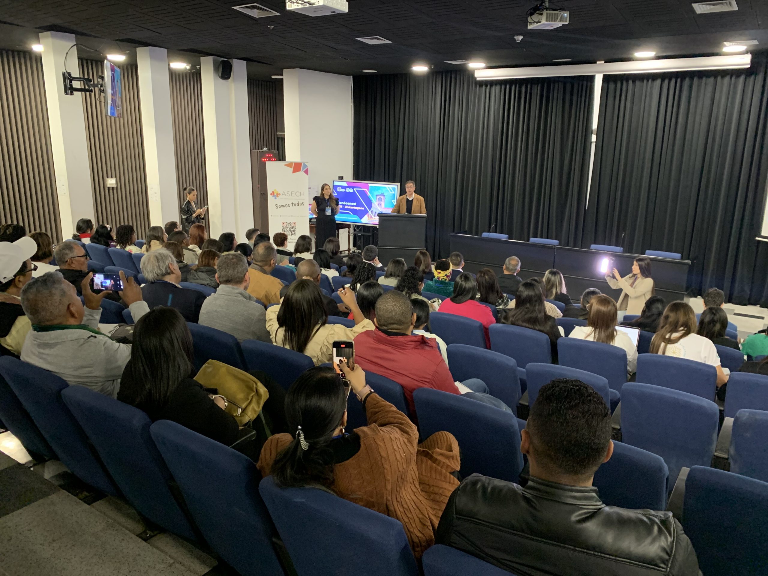 Ingeniería en Administración de Empresas Vespertina participa en Conexión Empresarial: Encuentro Colombia &#8211; Chile