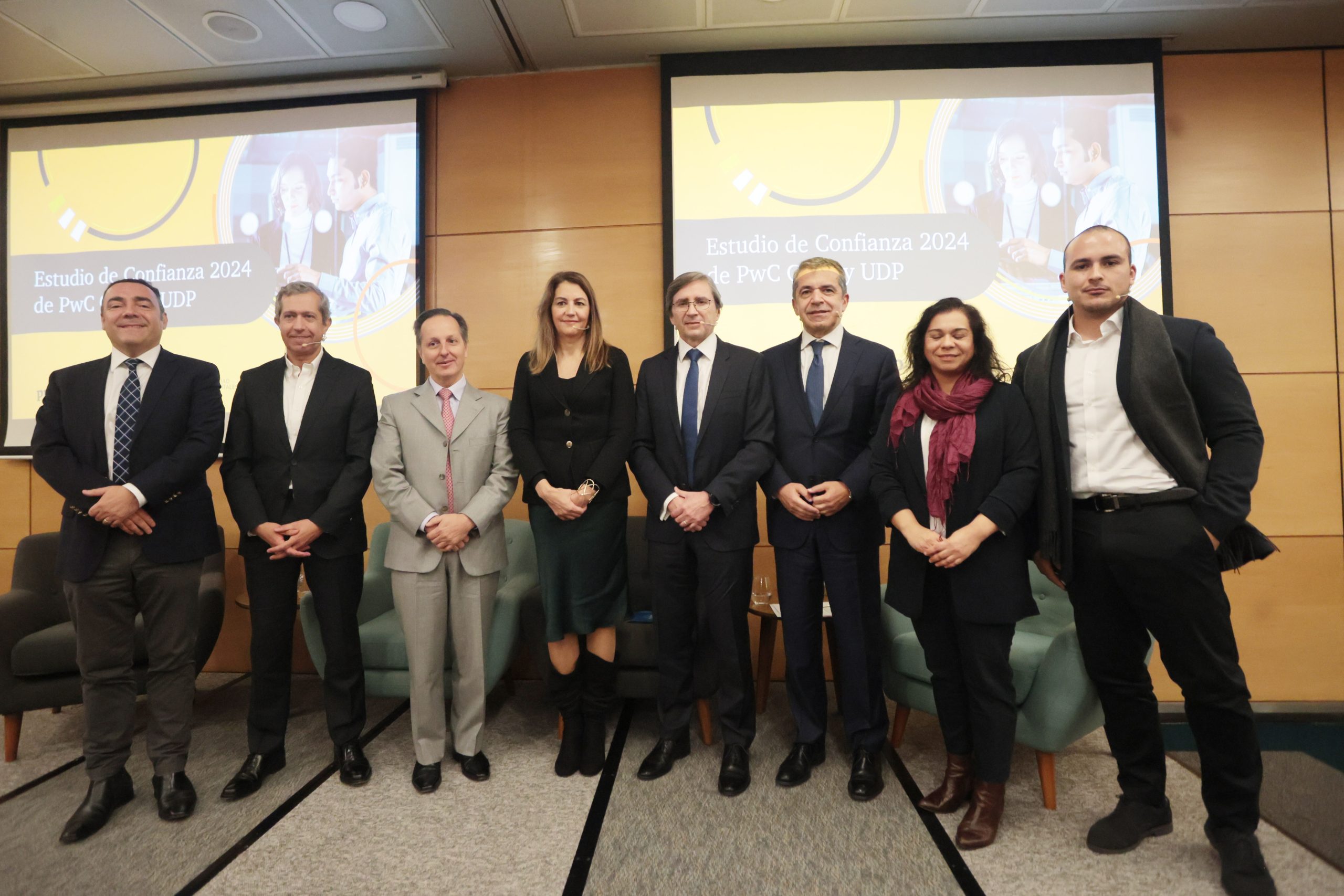 PWC Chile, UDP y la ASCH dan a conocer el estudio de confianza 2024 que revela brechas y hallazgos entre directivos, consumidores y colaboradores