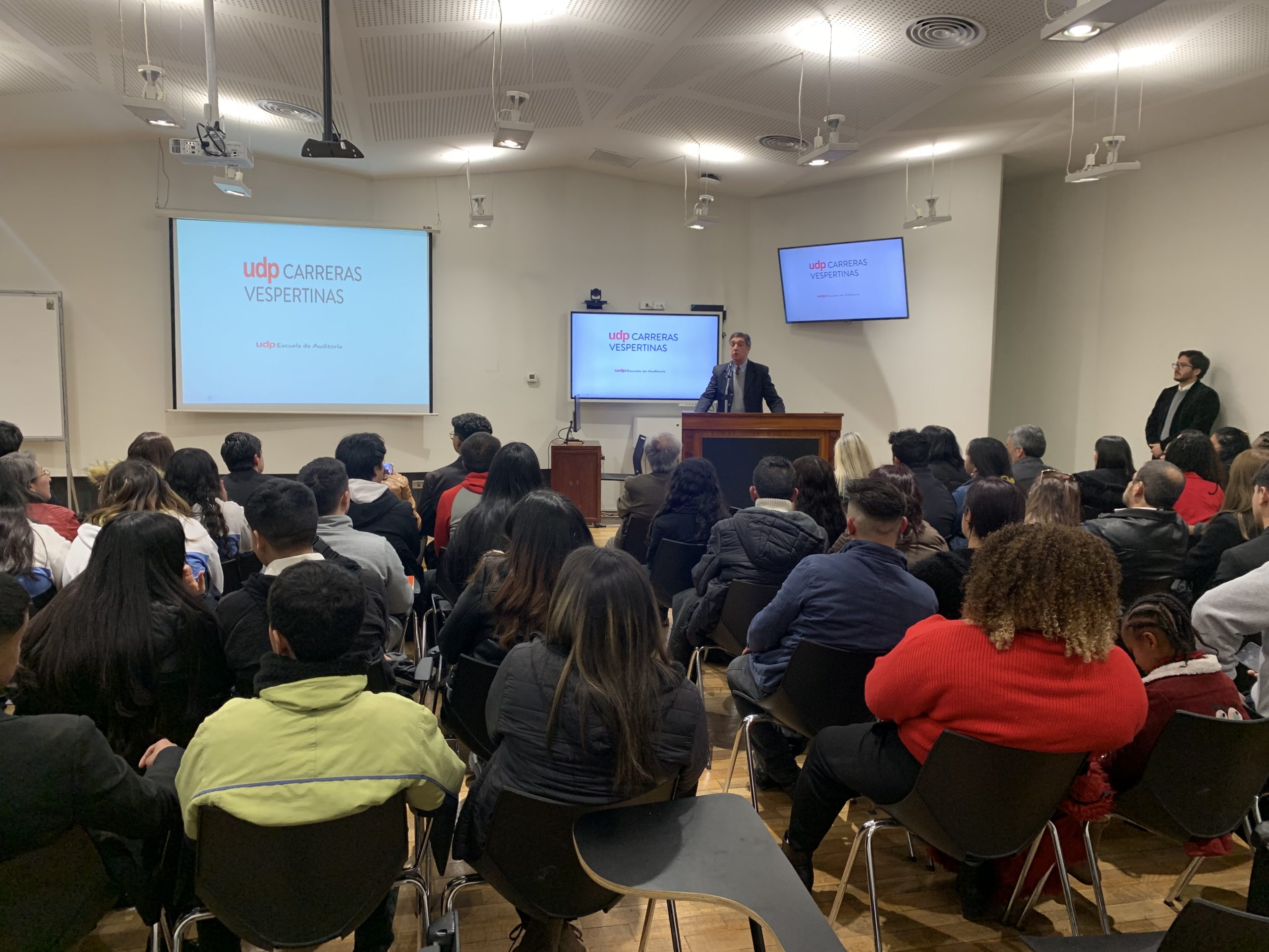 Con la participación de más de 60 estudiantes de liceos técnicos, culminan los talleres de Excel de la carrera de Contador Auditor