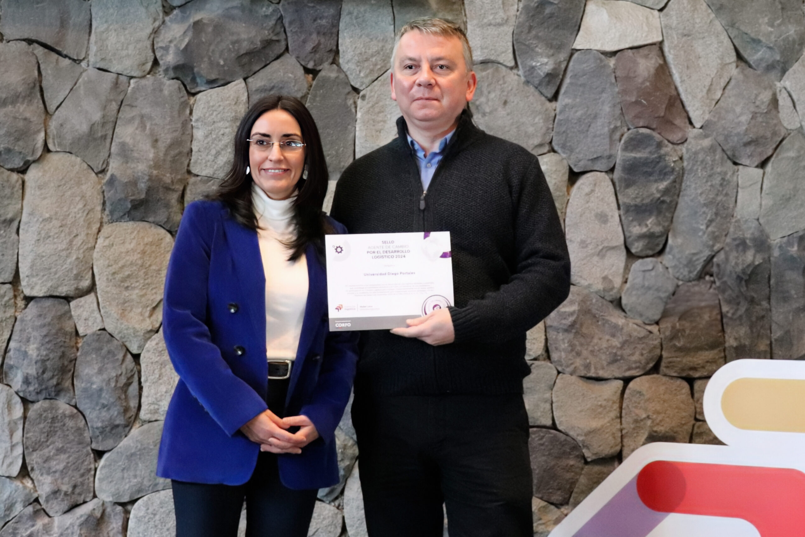 Facultad de Ingeniería y Ciencias UDP fue reconocida con el sello Agente de Cambio por el Desarrollo Logístico 2024 Conecta Logística