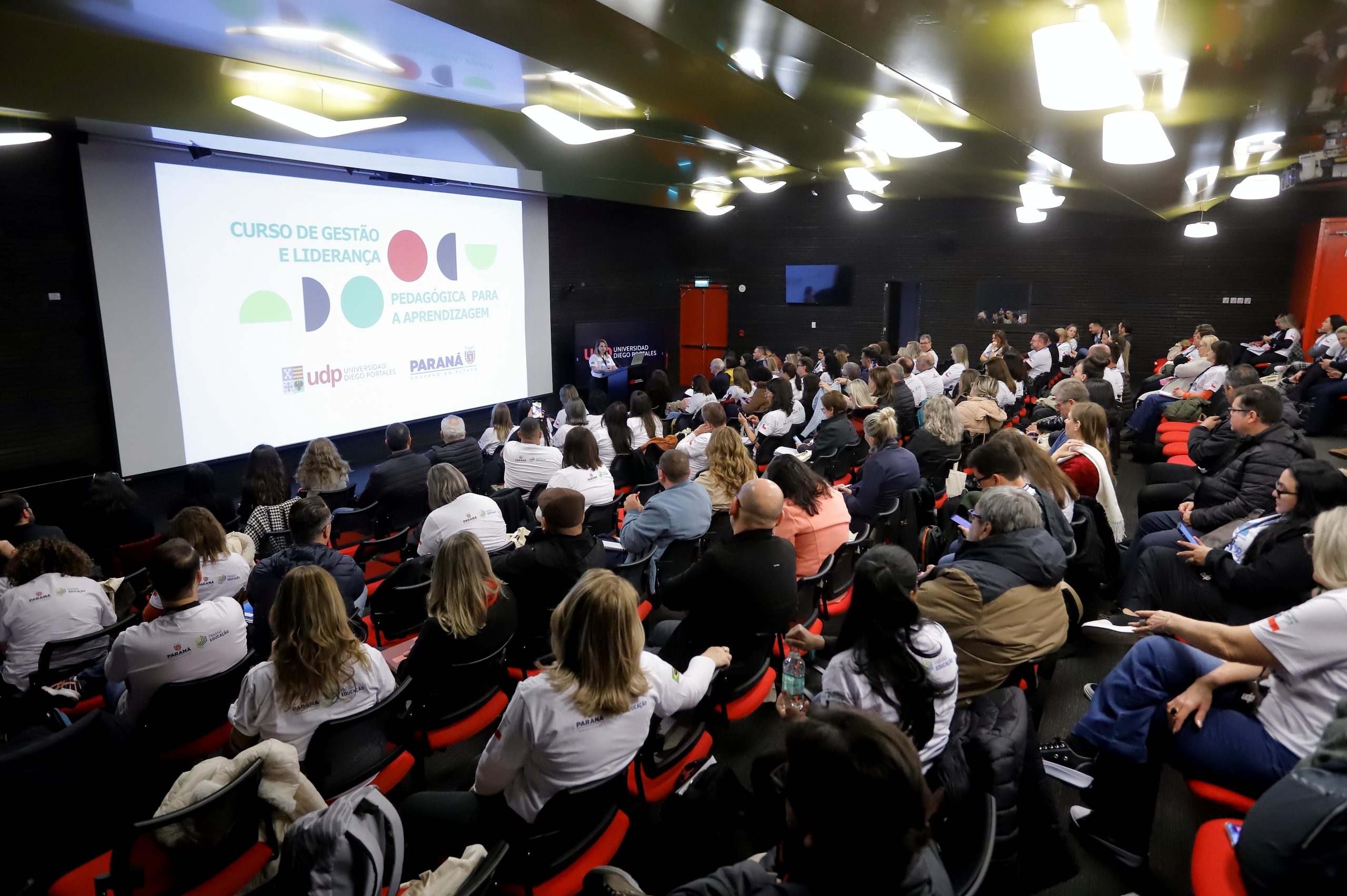 Facultad de Educación UDP asesora a escuelas brasileñas en gestión y liderazgo pedagógico