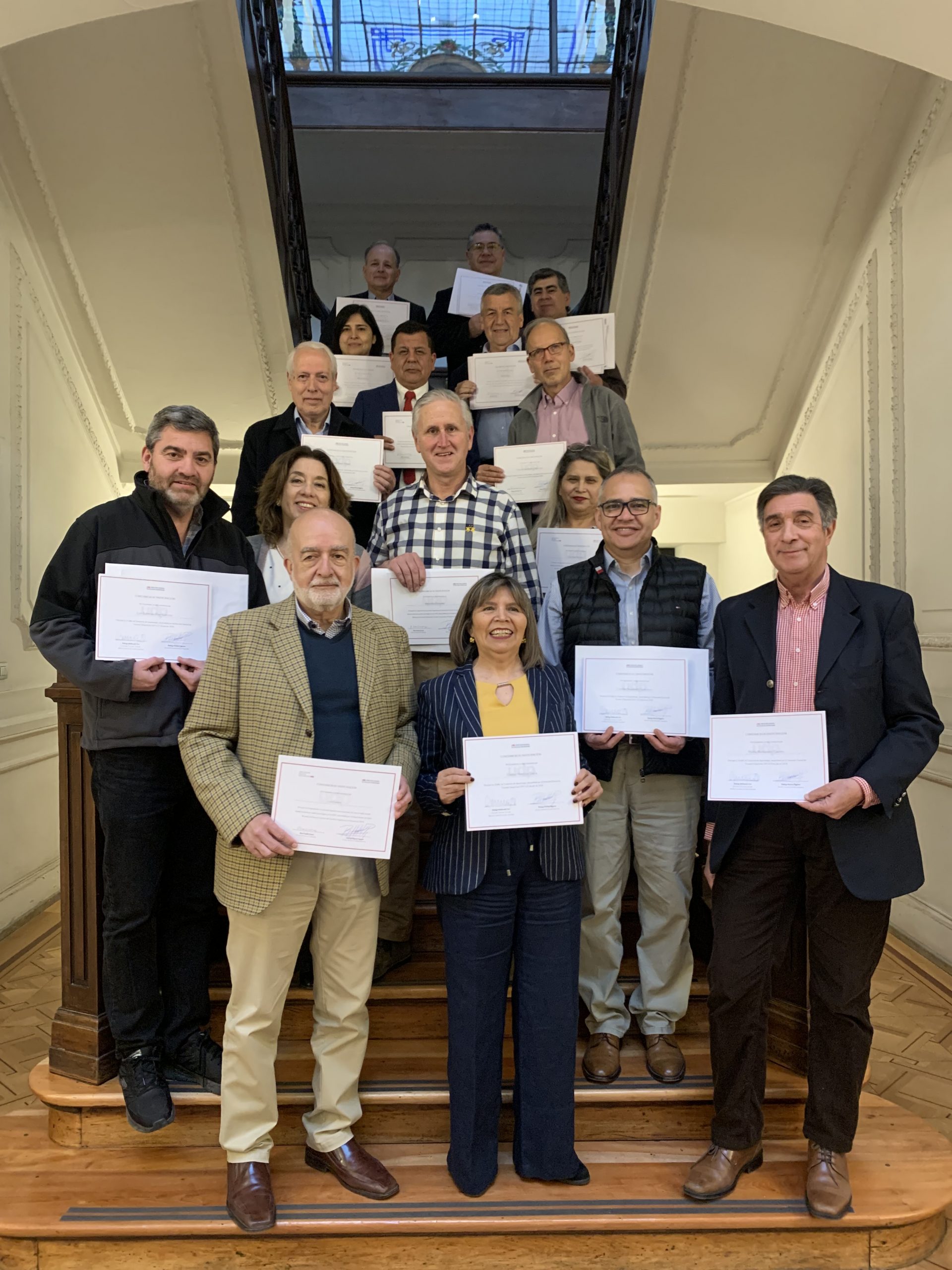 Dirección General de Escuelas Vespertinas entrega diplomas de participación en talleres 2024