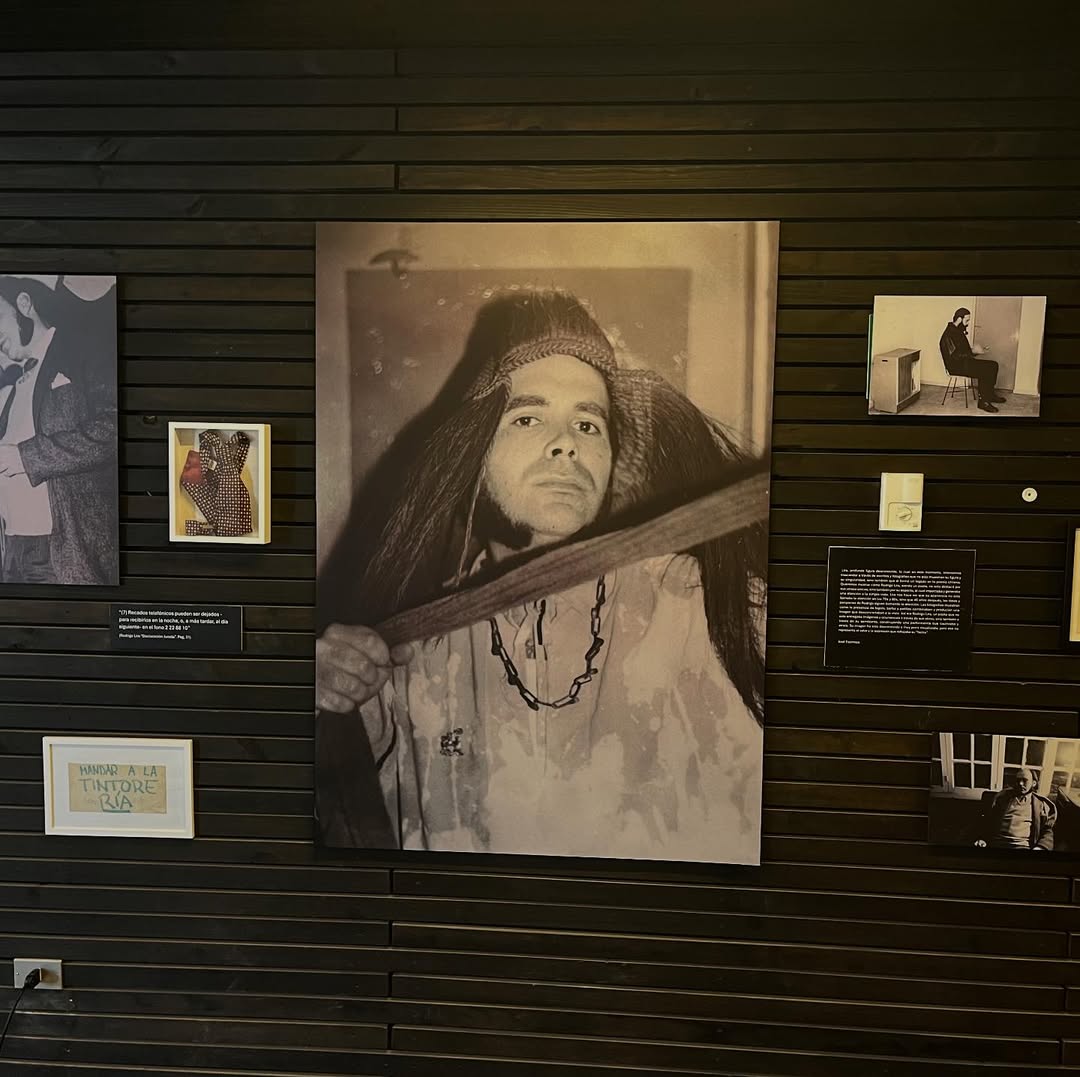 Con archivos inéditos, Universidad Diego Portales inaugura exposición sobre el escritor Rodrigo Lira
