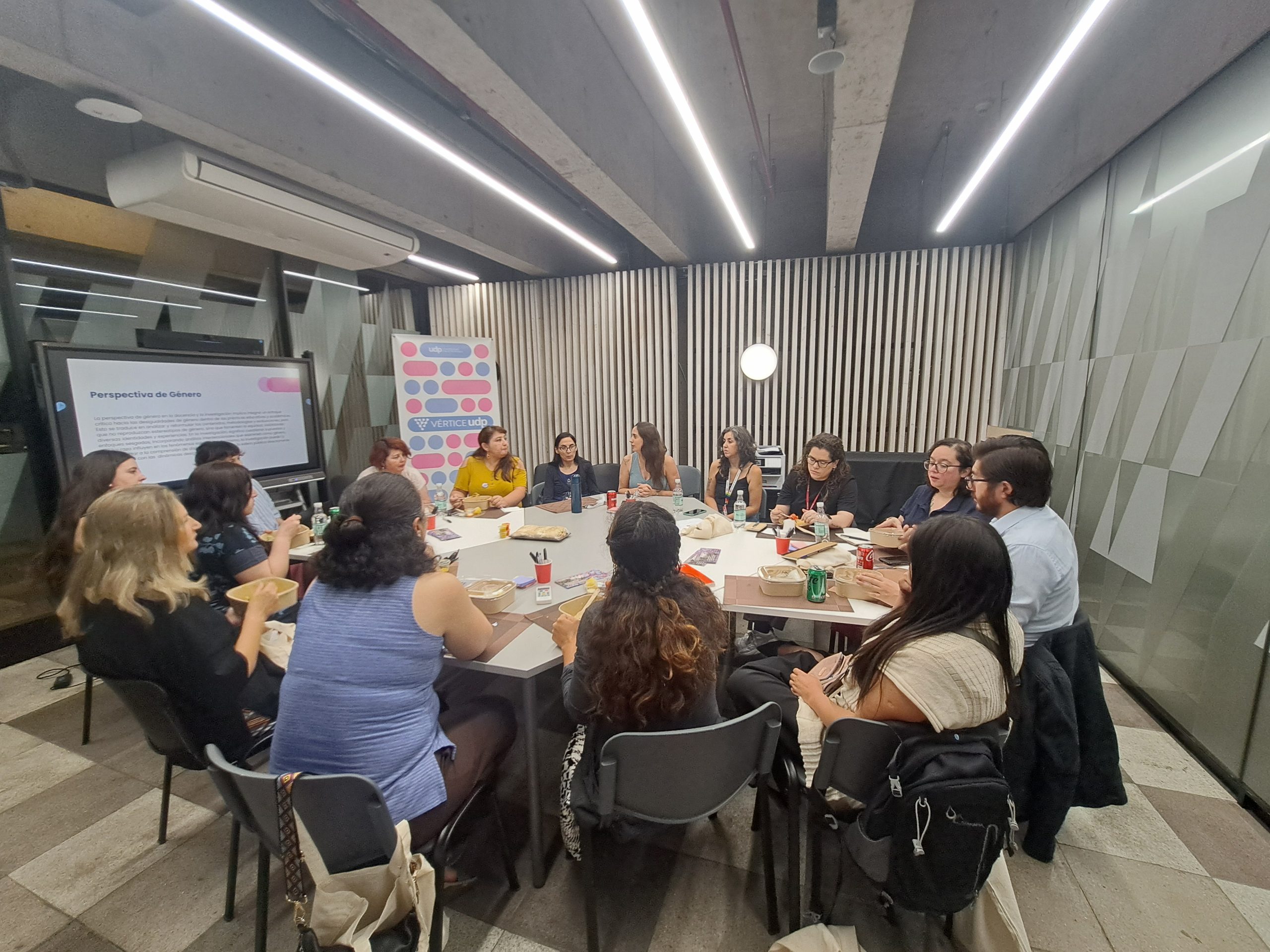 Red Vértice UDP encabeza diálogo sobre género, interdisciplina y transdisciplina