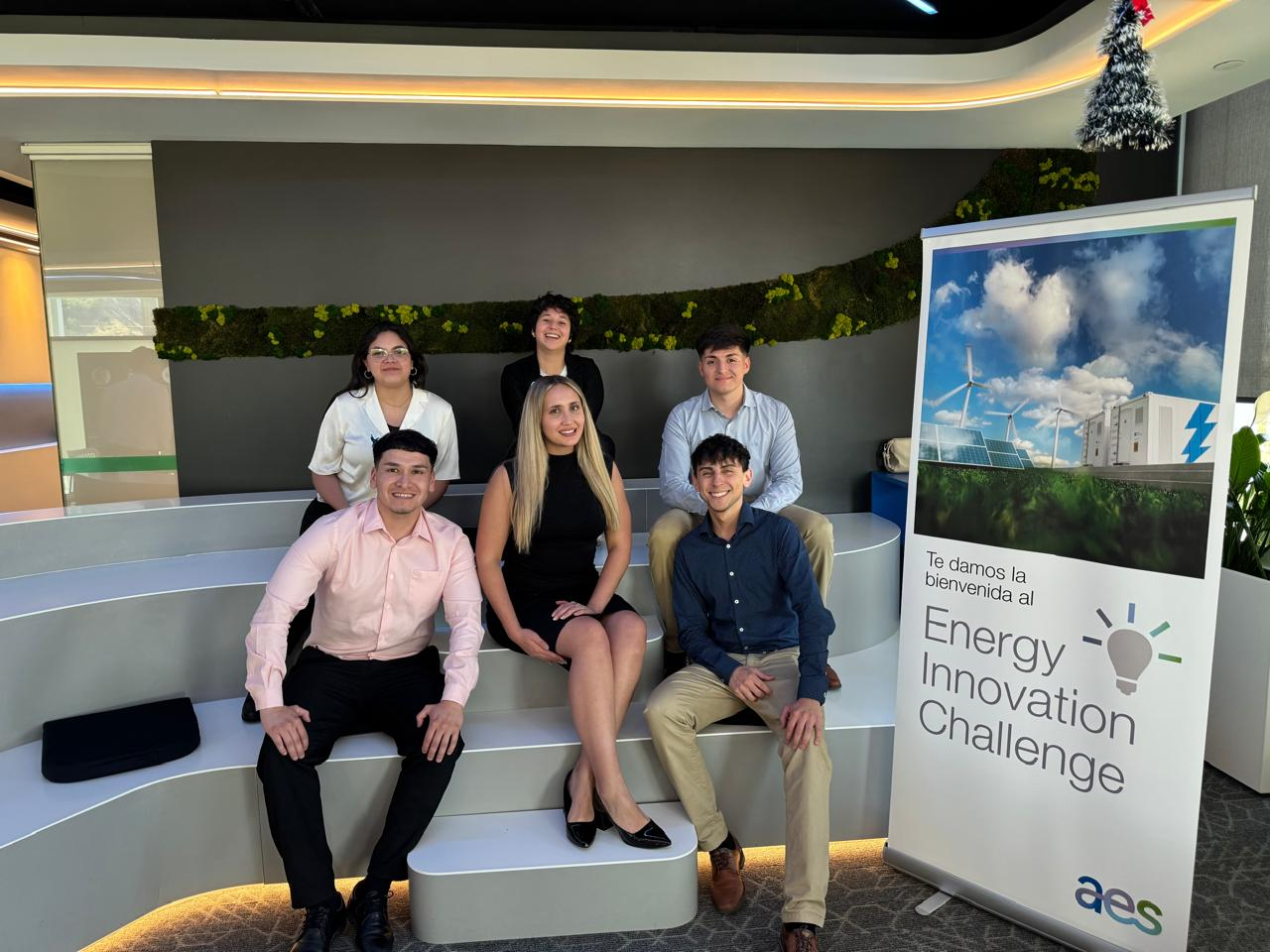 Estudiantes de la EII UDP alcanzaron la fase final del Energy Innovation Challenge