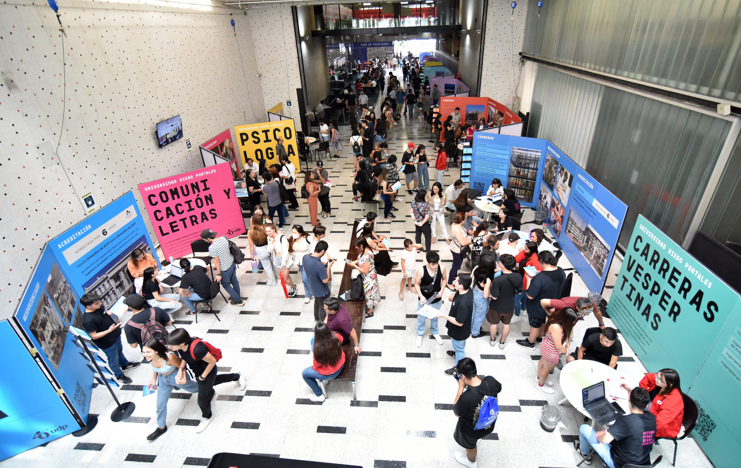 Universidad Diego Portales concluye su etapa de postulación con un alza de 5% en convocados y de 10 puntos en el promedio de los puntajes