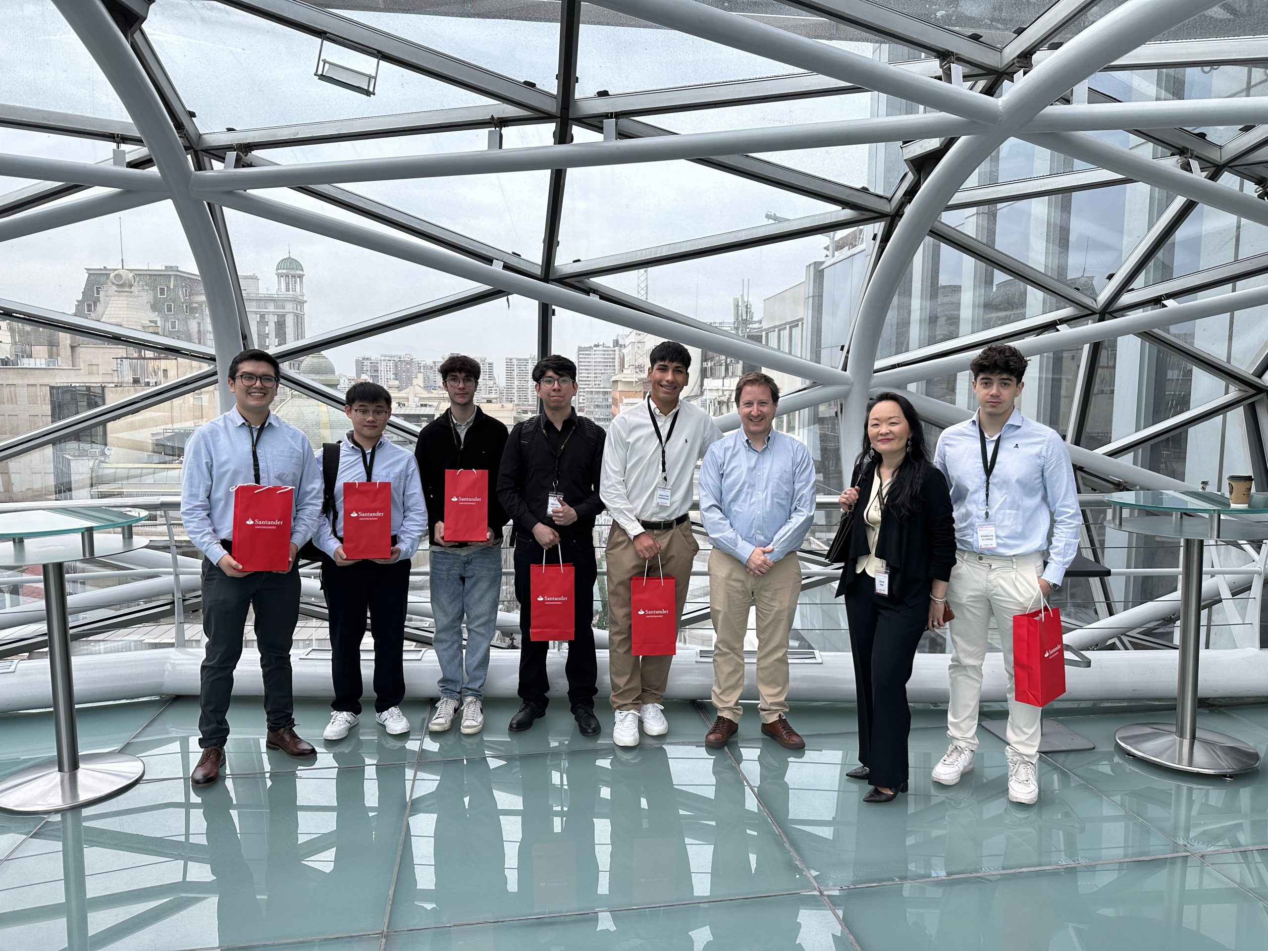 Equipos ganadores del sustainable business camp plein UDP participaron en experiencias de acercamiento al mundo organizacional