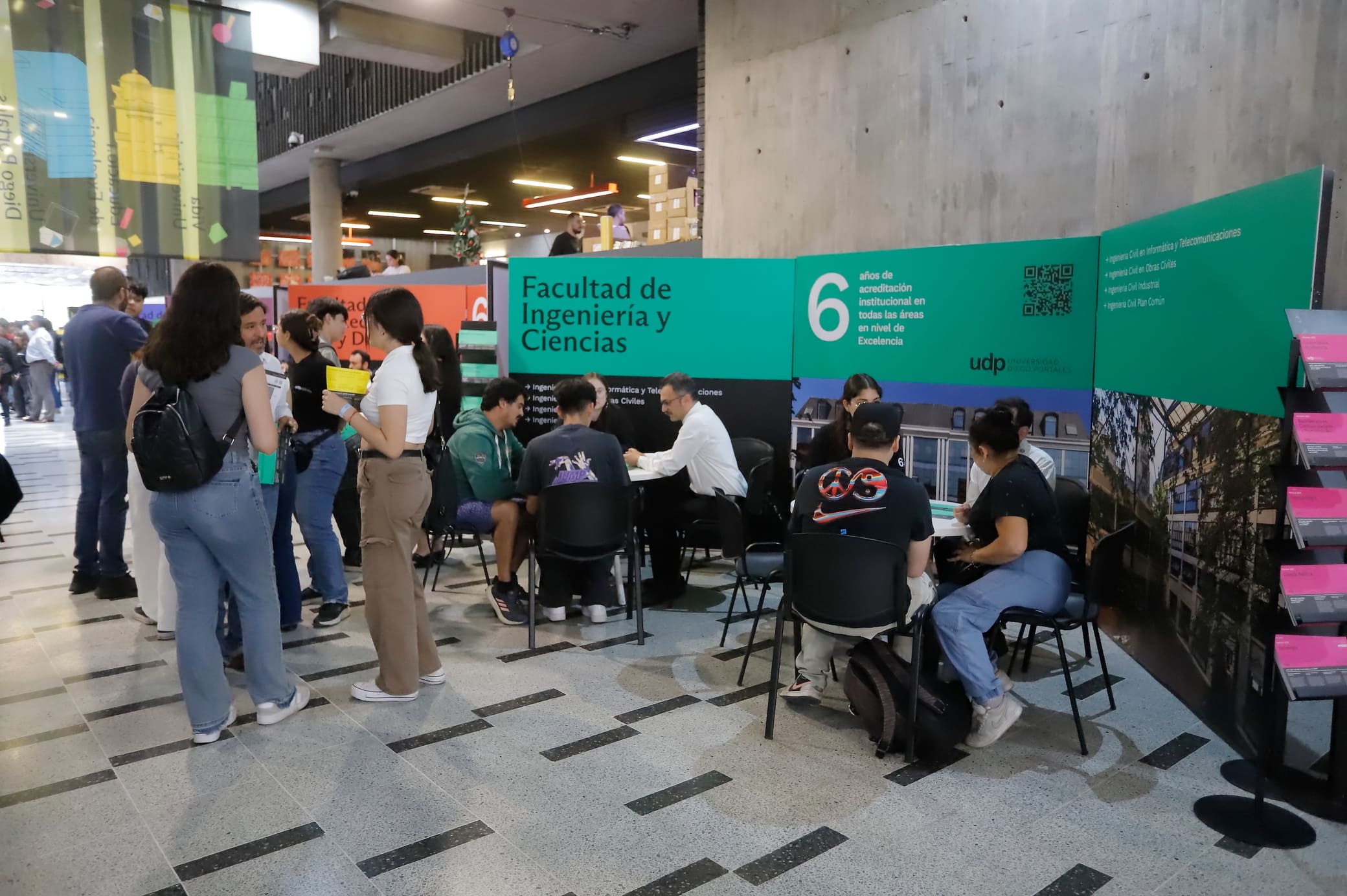 UDP concluye exitosamente su proceso de matrícula 2025, completando sus vacantes y mejorando la selectividad de los alumnos