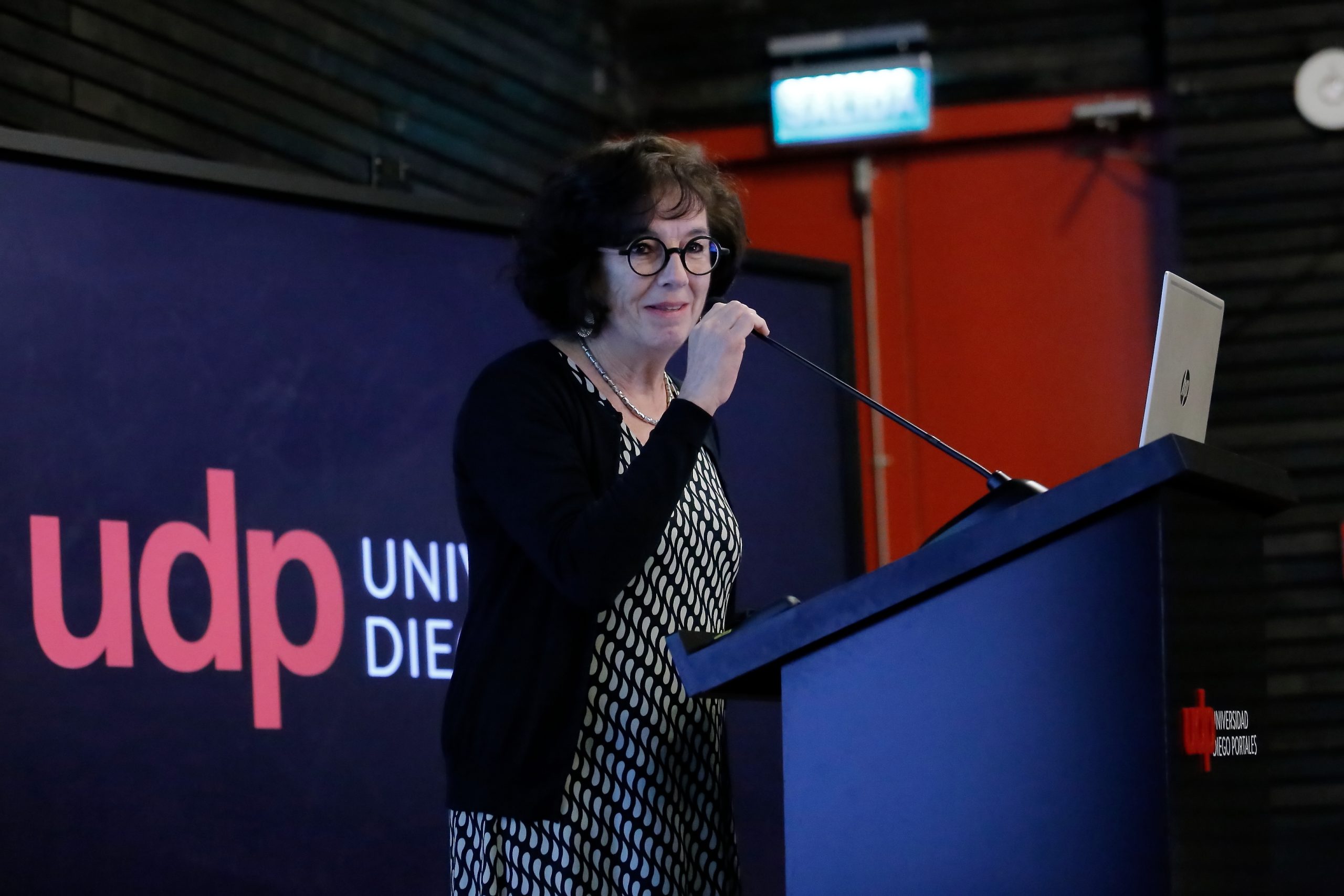 Dra. Susana Subirá, de la Universidad Autónoma de Barcelona, presentó la Clase Magistral “La salud mental de las mujeres: pasado, presente y futuro”