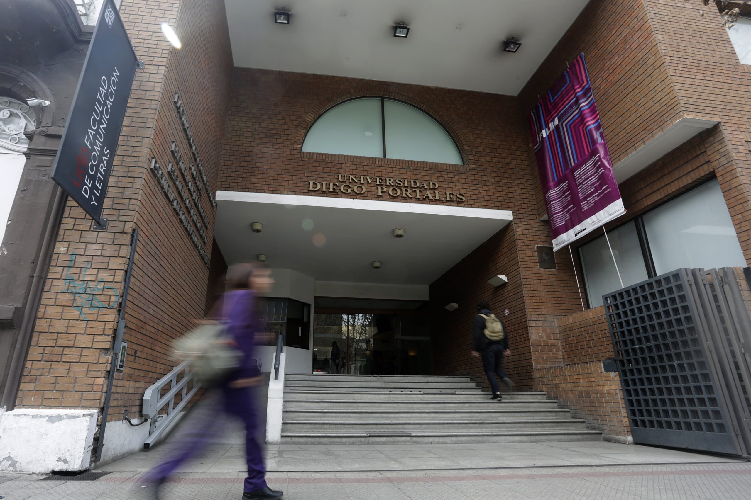 Diez publicaciones de Vergara 240 son finalistas del Premio Periodismo de Excelencia 2024