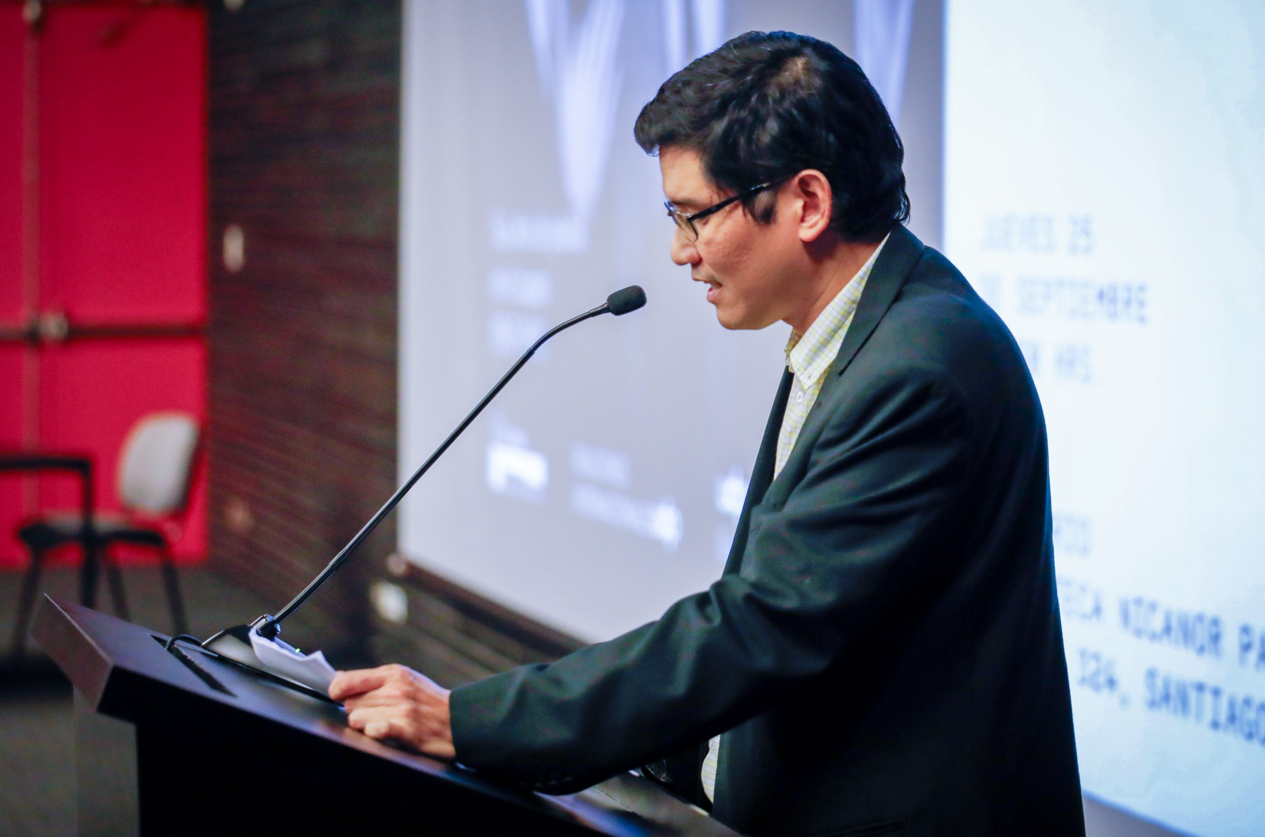 Académico peruano dictó la charla magistral “Mario Vargas Llosa a la carta”