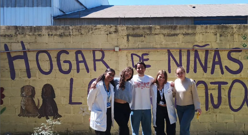 Estudiantes de Medicina UDP participaron en jornada solidaria “Sonrisitas” en el Hogar de Niñas La Granja