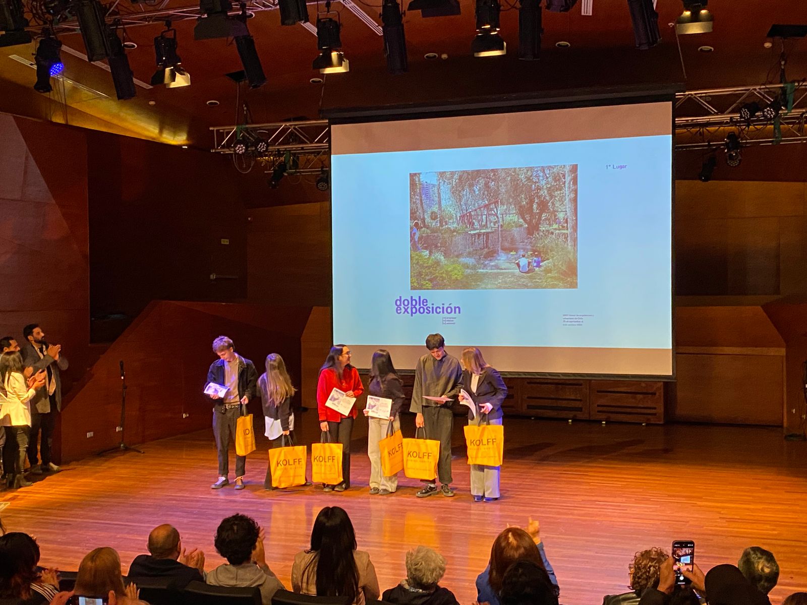 Estudiantes de Arquitectura UDP obtuvieron primer lugar en workshop organizado por la XXIII Bienal de Arquitectura y Urbanismo de Chile