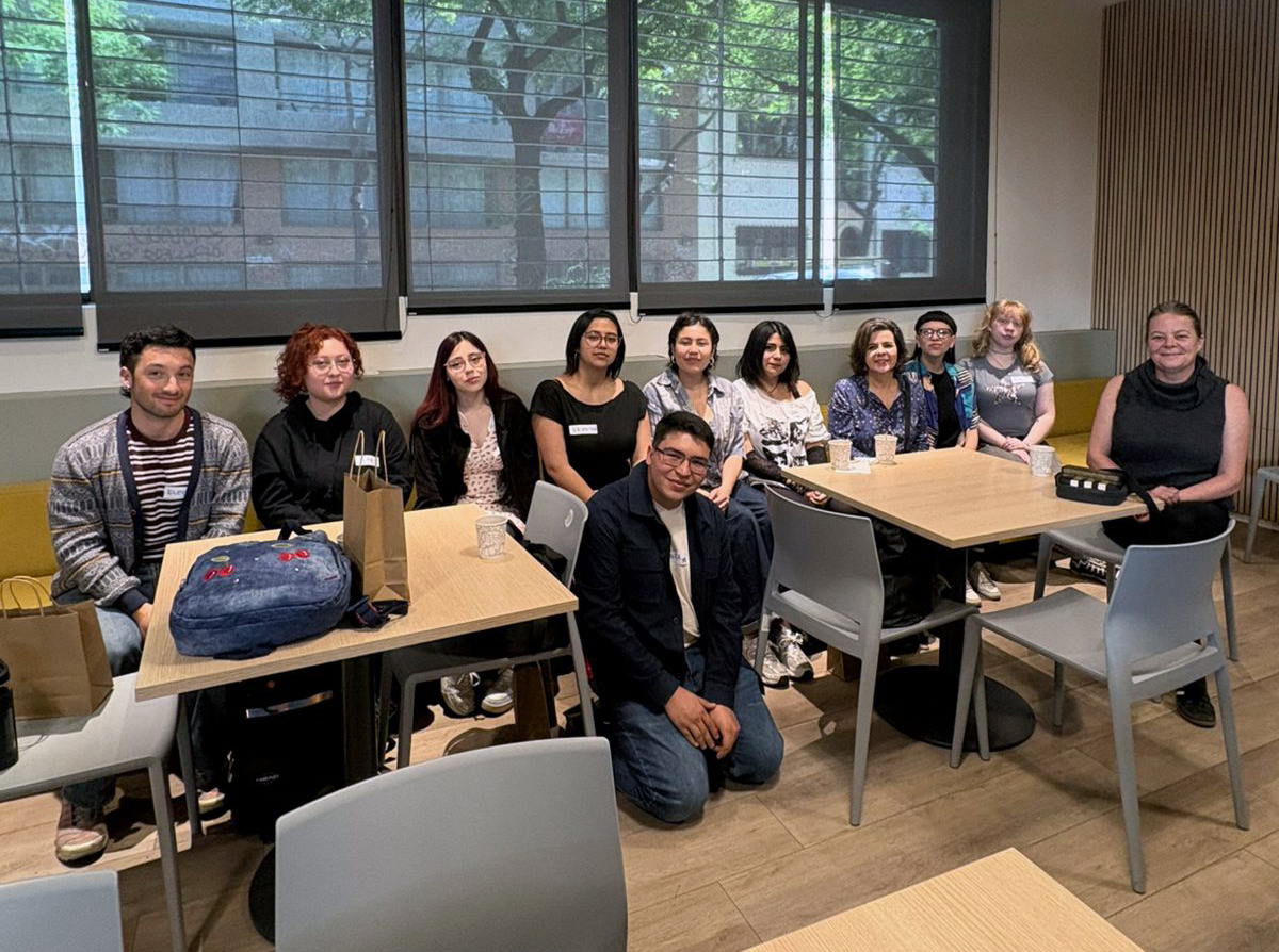 Facultad de Educación y Escuela de Arte UDP realizaron proyecto conjunto de murales colectivos