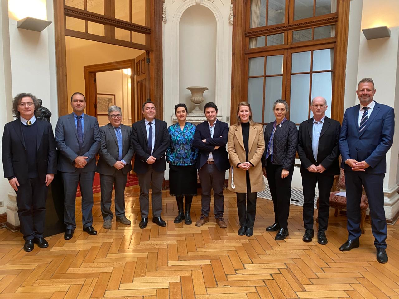 FAE UDP suma importantes acreditaciones internacionales en sus programas de pre y posgrado