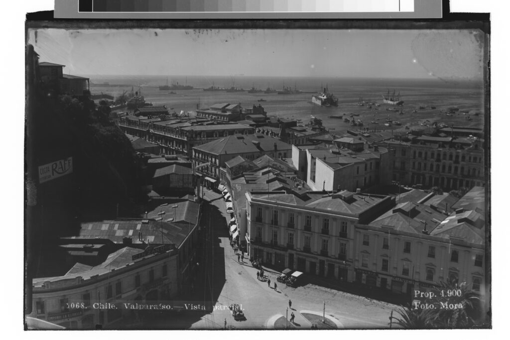 Fotografía de Enrique Mora Ferraz | Valparaíso | c. 1940 | Archivos UDP.