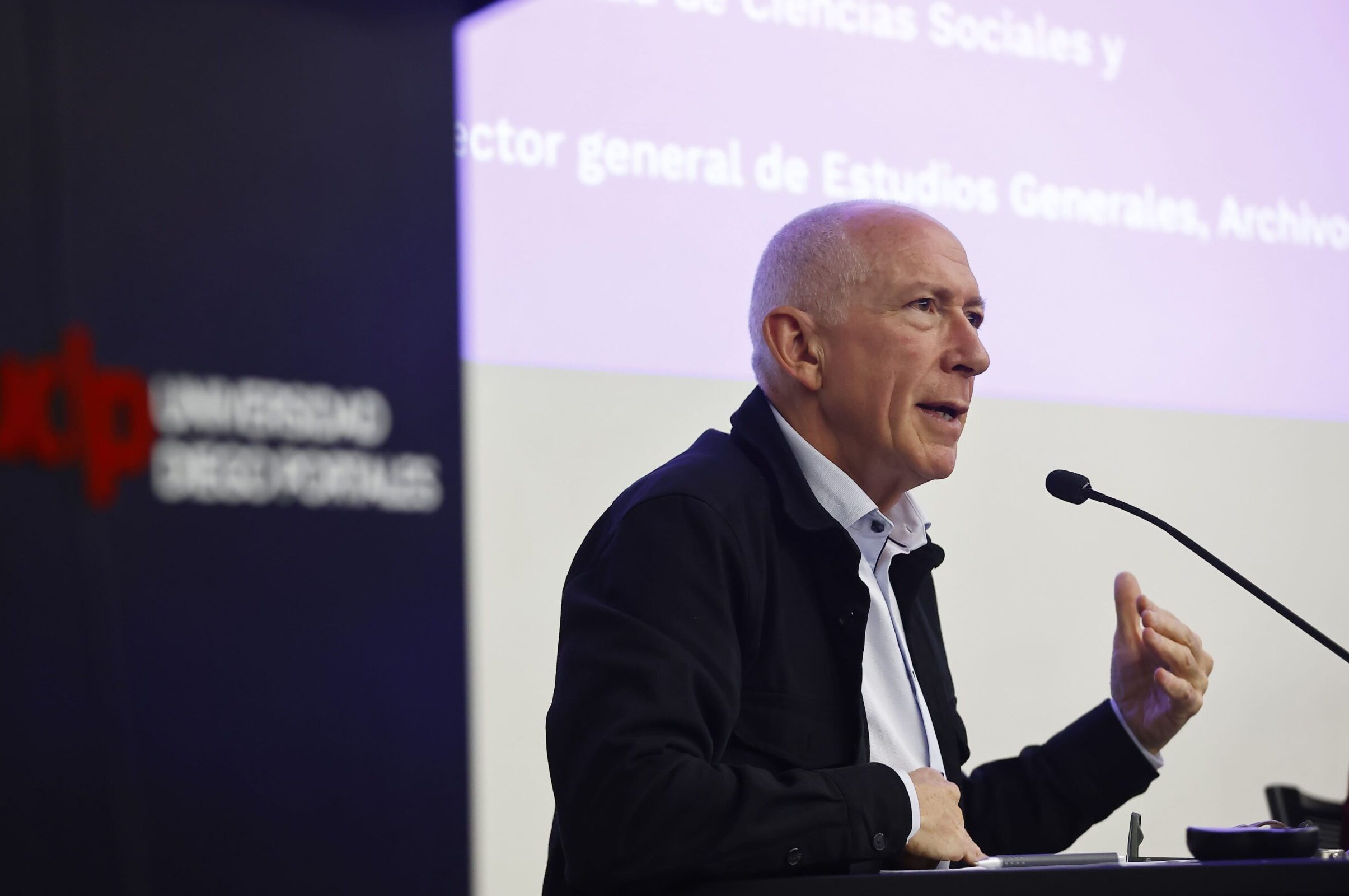 Jeremy Adelman: “El lenguaje visual descubierto por fotógrafos forma parte de una práctica del humanitarismo”